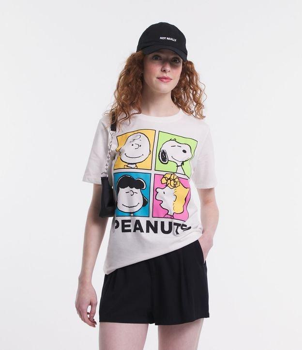 Camiseta Alongada em Meia Malha com Estampa Snoopy Quadrinhos